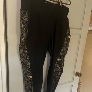 Torrid Woman active top & bottom